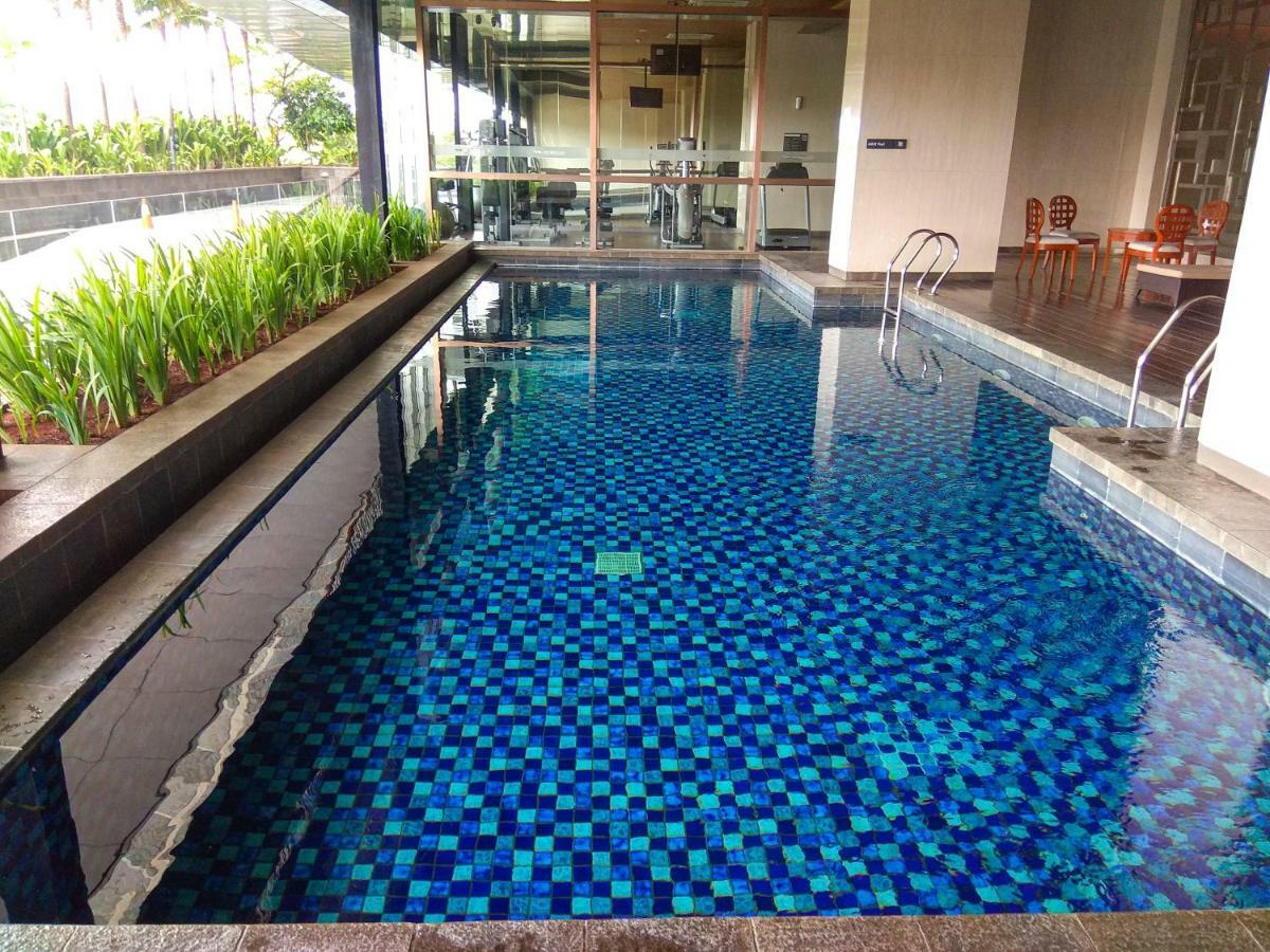 Elegant 1Br Kemang Village Apartment By Travelio Джакарта Экстерьер фото